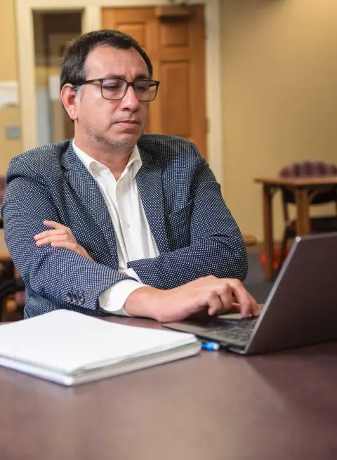 Students in Financial Management class