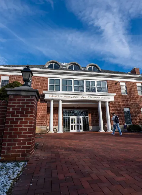 College of Business & Economics