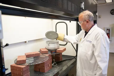 Jeff Weidenhamer gives an overview of his research on hazardous aluminum cookware.