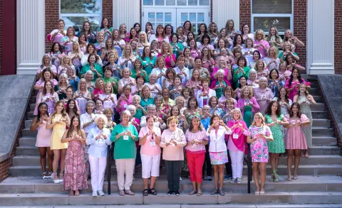 group photo of the Delta Zeta 60th reunion