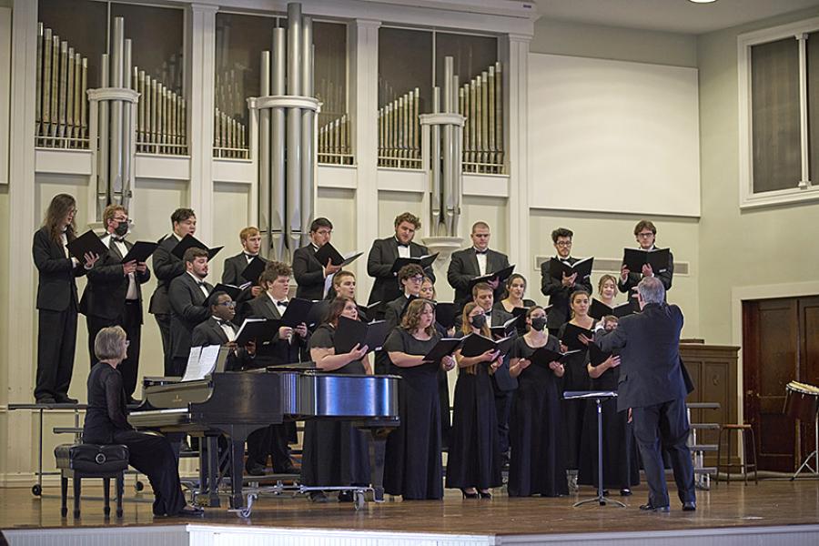 The AU Choir performing during spring 2022.