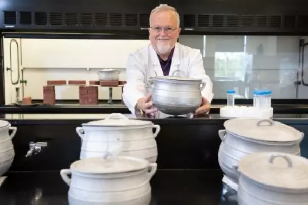 Jeff Weidenhammer in lab