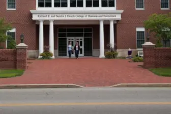 College of Business & Economics