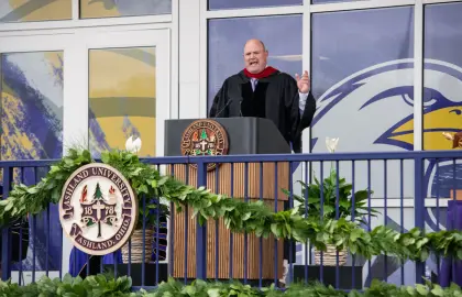 Jud Logan speaks at commencement