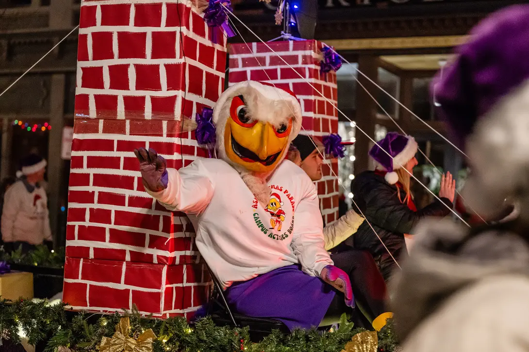 Tuffy on the AU float at the Ashland Christmas Parade